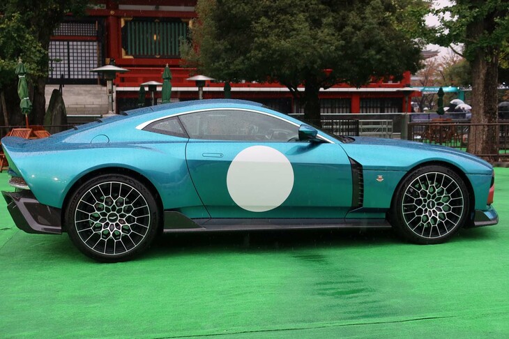 アストンマーティン・ヴァラー