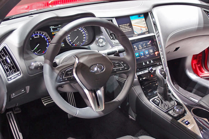 インフィニティQ60S