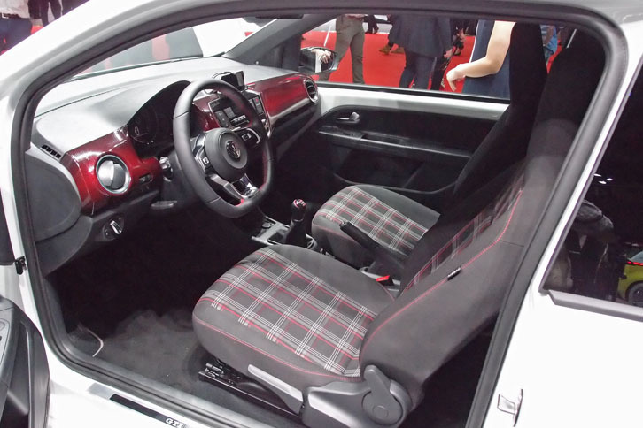 フォルクスワーゲンup! GTI（インテリア）
