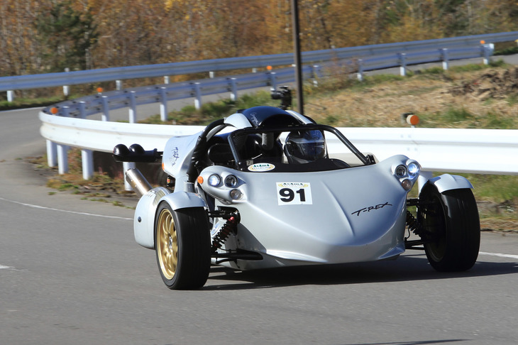 カナダのカンパーニャモータースが製造する三輪モデル「T-REX」（2011年）。