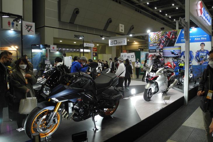 スズキの出展ブースの様子。