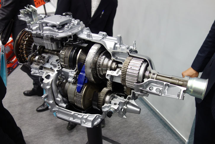 「リニアトロニック」のカットモデル。