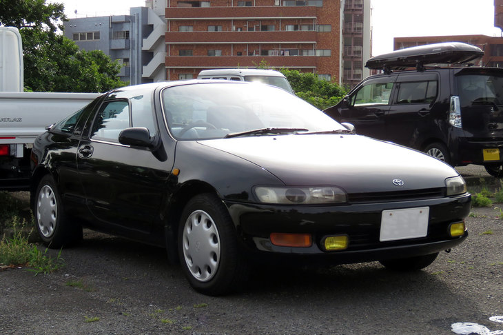 三鷹のコミュニタリアンこと鈴木真人氏のマイカーは、実は「トヨタ・セラ」。ちょいと運転させてもらったが、小排気量の4気筒エンジンが快活ないいクルマでした。