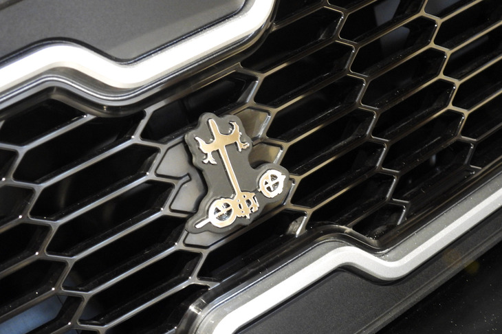 ミツオカM55ゼロエディション（フロントエンブレム）