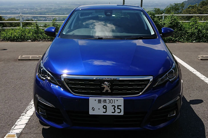 『CARトップ』誌の燃費テストでは、「プジョー308アリュールBlueHDi」の健闘が目立った。