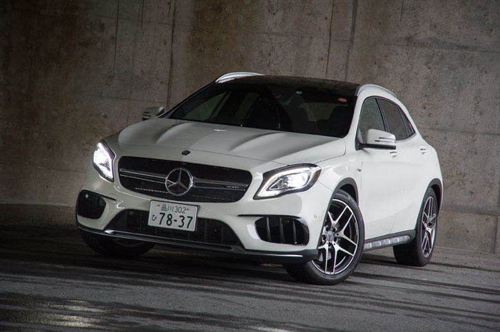 メルセデスAMG GLA45 4MATIC