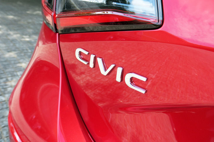 ホンダ・シビックEX（「CIVIC」のロゴ）