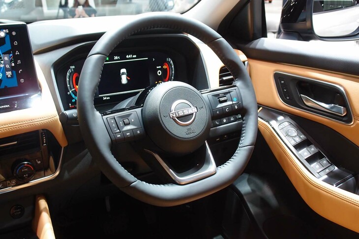 日産エクストレイルG e-4ORCE（コックピット周辺部）