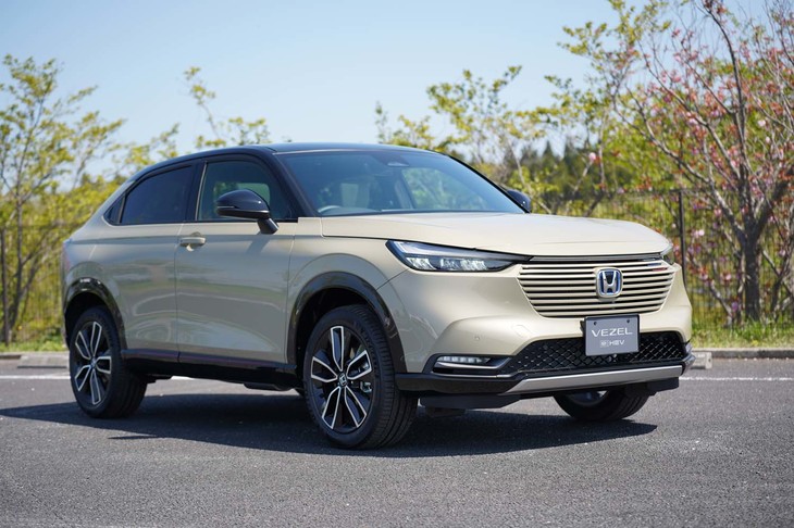 新型「ホンダ・ヴェゼル」。先代モデルとは一変して、未来的な外観に仕上がっている。