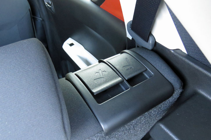 スズキ・イグニス ハイブリッドMZ（ラゲッジルーム）