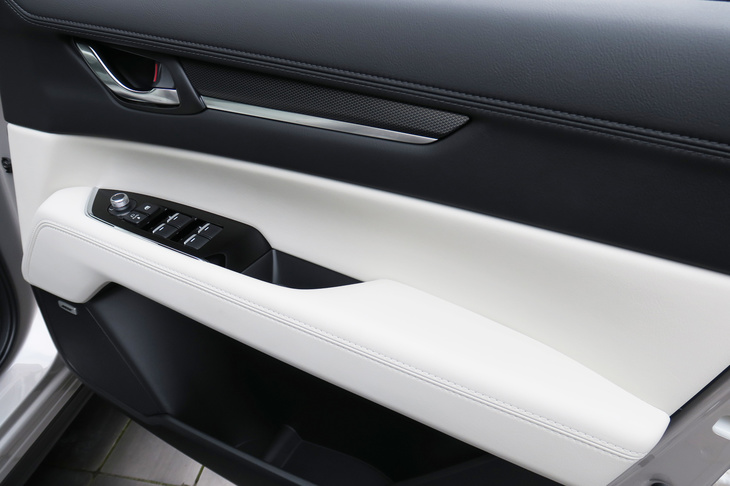 マツダCX-8 XDエクスクルーシブモード（フロントドアトリム）