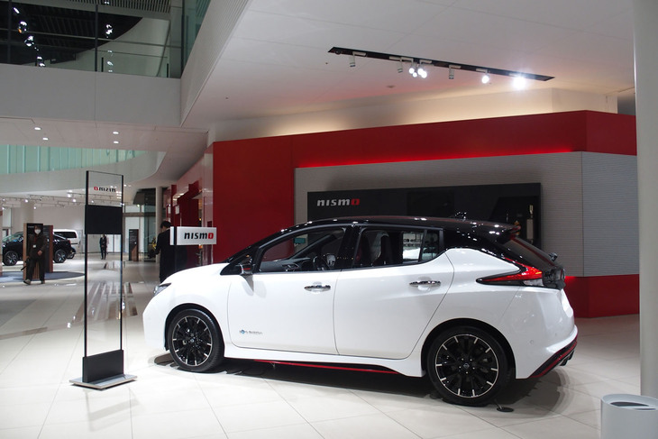 日産リーフMISMO（サイドビュー）