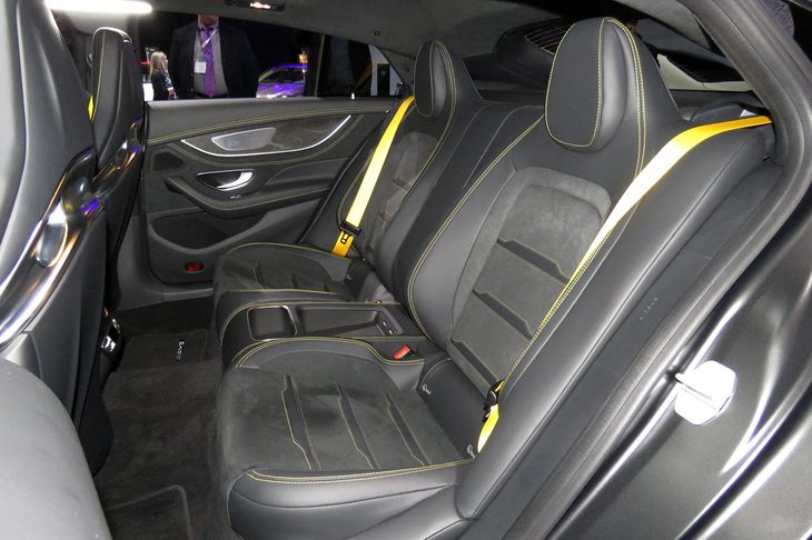 メルセデスAMG GT63 S 4MATIC＋（リアシート）