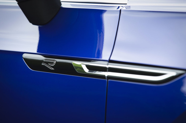 フォルクスワーゲン・アルテオン（エンブレム）