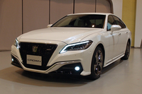 15代目となる新型「トヨタ・クラウン」がデビュー