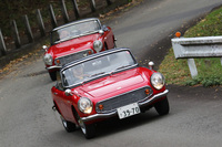 イメージカラーの「スカーレット」（赤）が似合う「S600」。これを消防車と間違える人間はいないと思うが、頭の固いお役所はなかなか使用許可を出さず、ホンダの担当者は腐心したという。