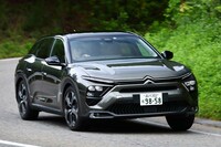 ビッグ・シトロエンの復活か、とダブルシェヴロン・ファンから期待されている「C5 X」。その実力を1800km走らせて確かめました。（photo：市 健治）