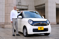 2013年の「N-ONE」の開発者インタビュー取材にて。（写真＝峰 昌弘）