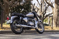 「クラシック350」は、2008年登場の「ブリットクラシック」を直接の起源とするロイヤルエンフィールドの基幹車種だ。今日では「ブリット350」ともども、往年のモーターサイクルの姿を今日に伝える存在となっている。