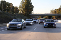 今回の試乗会に集まった車両は25台。今回は「インフィニティQ60」や「マツダCX-9」など、日本未発売・未導入の日本車などを中心に試乗した。