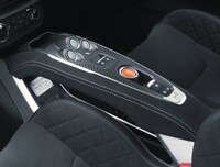 F1マシン由来のカーボンパーツを使用　限定車「アルピーヌA110 Sエンストン」受注開始の画像