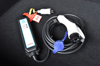 車載の200V充電ケーブル。コントロールボックス付きで、全長は7.5m。