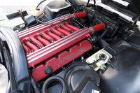 排気漏れの完治でスムーズに回るようになった8リッターV10 OHV。余談だが、GMだとエンジンには「L98」とか「LS7」「LT4」なんてカッコイイ名前が付いているけど、クライスラーのエンジンには、そういう名前はないのかな？