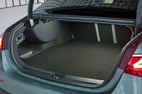 メルセデス・ベンツが新型「Eクラス」を発表　ラインナップの半数をPHEVにの画像