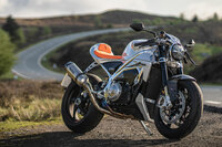 既存のラインナップは2025年9月に生産中止が発表されている。写真はネイキッドスポーツの「V4CR」。