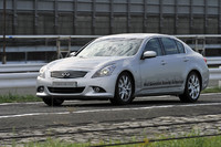 ステアバイワイヤ機構を搭載した「インフィニティG37セダン」。