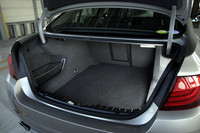 荷室は520リッターの容量を確保。後席を倒し、さらに拡大することもできる。