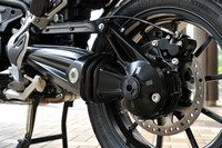 シャフトドライブを採用。事実上のメンテナンスフリーが約束されている。