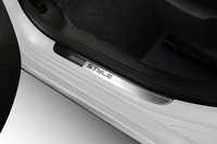 「プジョー3008」の新エントリーモデル限定発売の画像