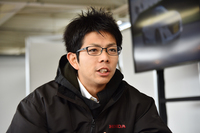 マイカーとしてホンダの「S2000」と「エレメント」を所有している椋本LPL。「今も昔も、男の子はなぜか2シーターのオープンカーをかっこいいと思ってしまう。DNAにそう植えつけられているんでしょうね」
    