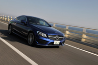 運転支援システムに関しては、歩行者検知機能付き自動緊急ブレーキや、車線維持支援システム、前走車追従機能付きクルーズコントロールなどが標準装備される。