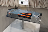 新型「プリウス」ではニッケル水素のほか、リチウムイオンバッテリー（写真）を搭載する仕様も設定される。