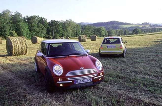 【スペック】MINI Cooper：全長×全幅×全高＝3626×1688×1408mm/ホイールベース＝2467mm/車重＝1050kg/駆動方式＝FF/1.6リッター直4DOCH16バルブ（115ps/6000rpm、15.2kgm/4500rpm）/車体本体価格（5MT/CVT）=225.0/235.0万円