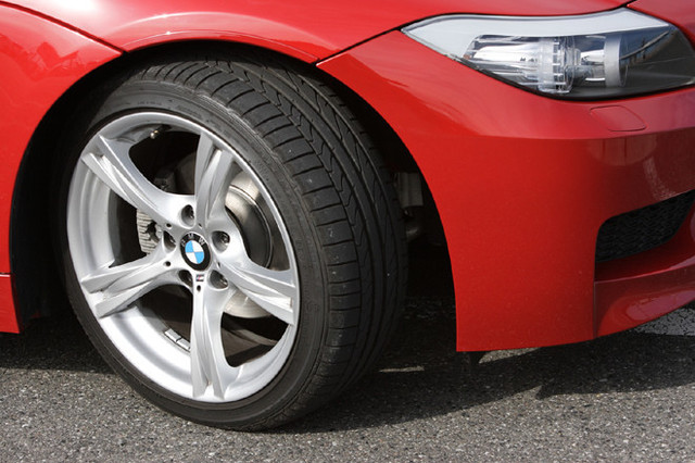 BMW Z4 アルミホイール付タイヤ 前225/40R18 後255/35R18 BMW Z4 アルミホイール付タイヤ 前225/40R18 後255/35R18
