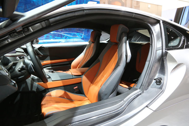 BMW i8クーペ（インテリア）