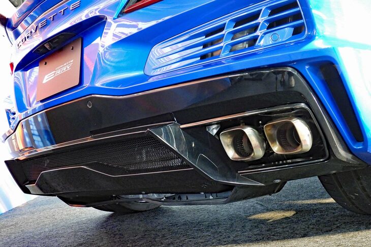 シボレー・コルベットE-Ray（マフラー＆リアディフューザー）