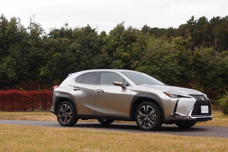 「レクサスUX」は、2018年11月27日の発売までに、国内で月間目標販売台数のおよそ6倍にあたる5500台を受注。セールスは好調と伝えられる。