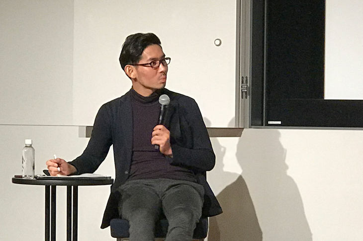 モデレーターを務めたNewsPicks CCOの佐々木紀彦氏。