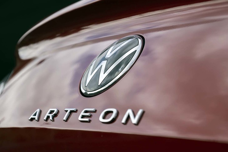 フォルクスワーゲン・アルテオン シューティングブレークTSI 4MOTION Rライン アドバンス