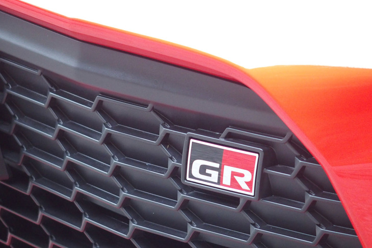 トヨタGR86 RZ“40th Anniversary limited”（フロントのエンブレム）