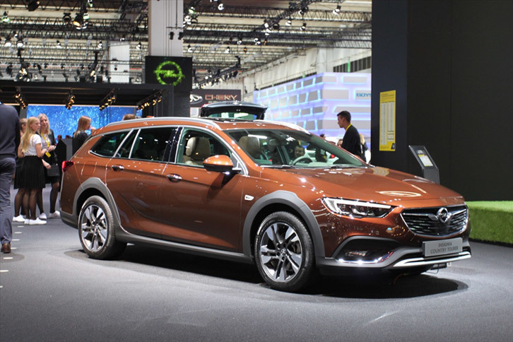 オペル・インシグニア カントリーツアラー（エクステリア）