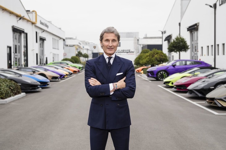 「ランボルギーニにおいて重要なのは、（パワーや加速力といった個別の要素ではなく）パッケージング」と語る、ヴィンケルマンCEO。そのバランスを変えることなく、新たな価値を見いだしていくと意気込む。