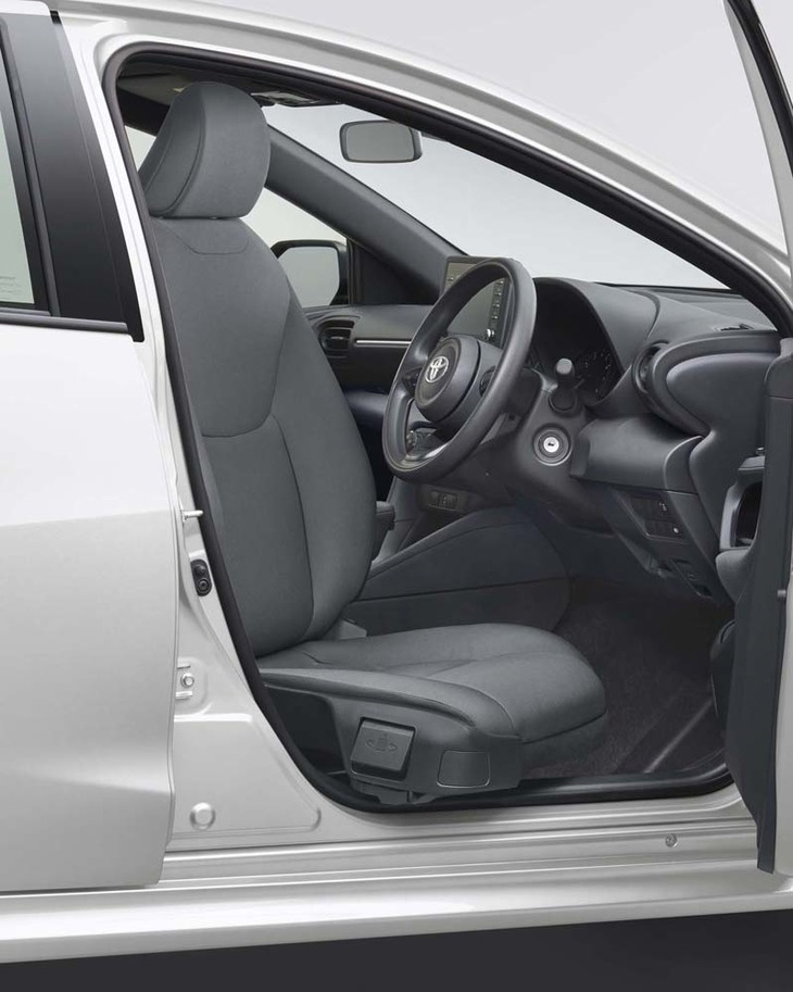 シートの向きや角度を変えて乗降性を向上させるオプション「ターンチルトシート」。価格は運転席が8万8000円で、助手席は9万0200円。