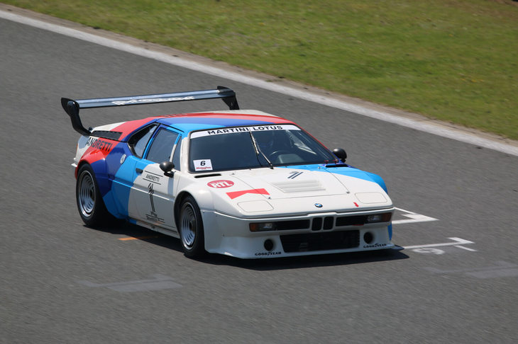 レーシングカーのデモランでは、“バットモービル”の愛称で親しまれた「BMW3.0CSL」のレーシングカーをはじめ、「BMW M1プロカー」、1987年のF1日本GPで優勝を飾った「フェラーリF187」などがデモランを実施。その優雅なスタイルと快音で観客たちを酔わせた。