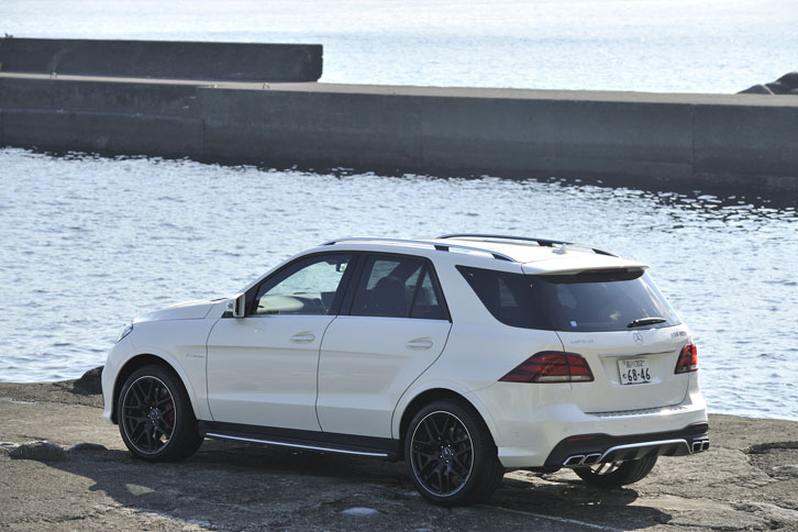 ボディーカラーは全8色（ポーラーホワイト以外は有償）。試乗車の色は「ダイヤモンドホワイト」。