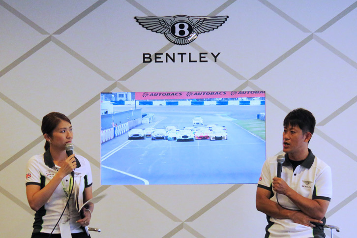 今回のイベントでは、スペシャルゲストとしてレーシングドライバーの荒 聖治選手が登場。GTアジアシリーズの見どころや、富士スピードウェイにおけるおすすめの観戦スポットなどを語った。